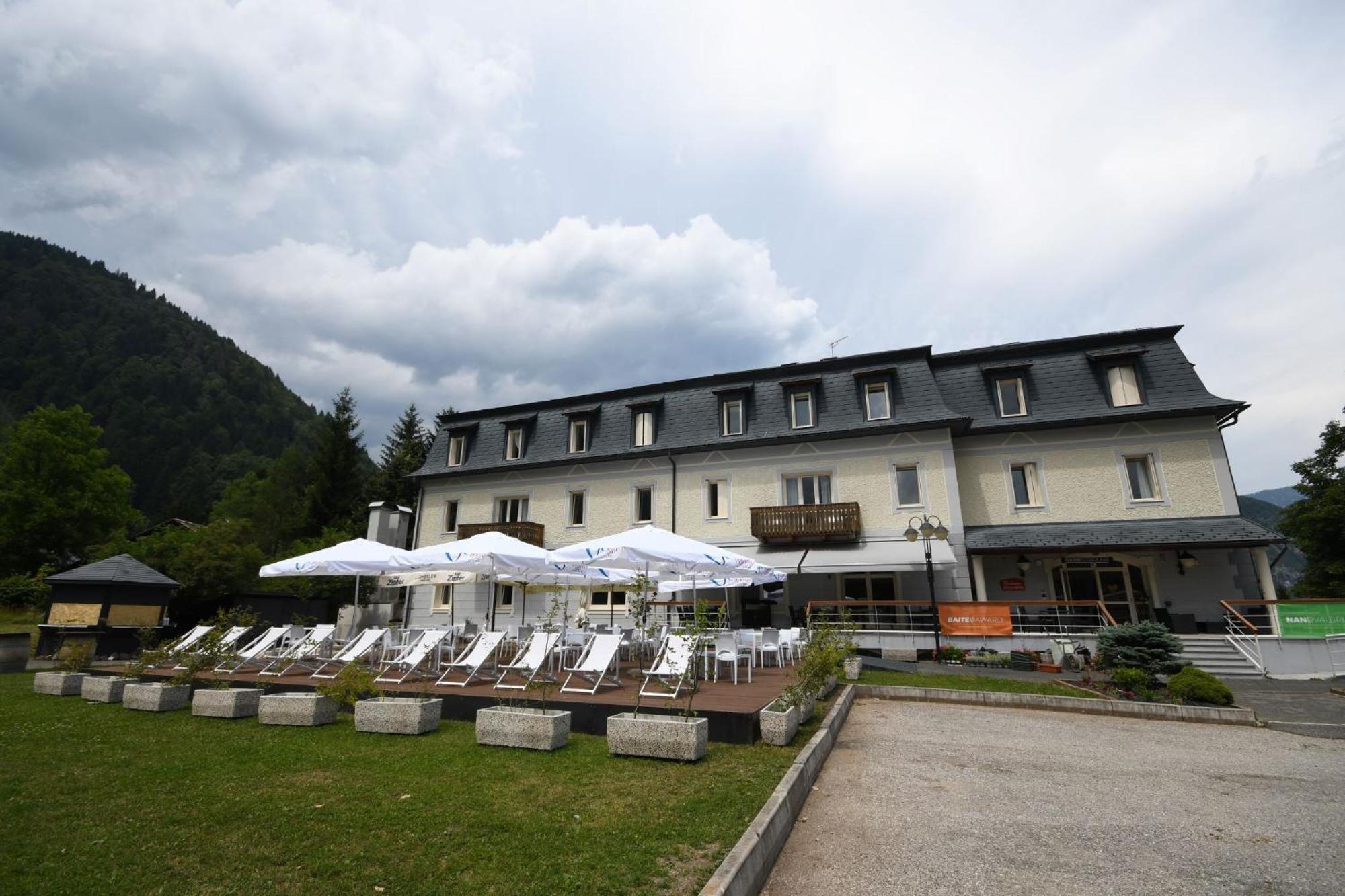 Hotel Saisera Вальбруна Екстер'єр фото