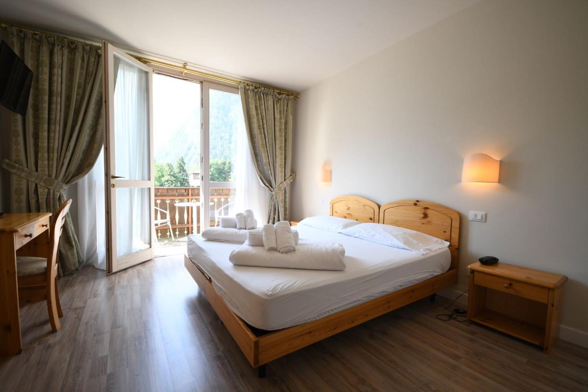 Hotel Saisera Вальбруна Екстер'єр фото