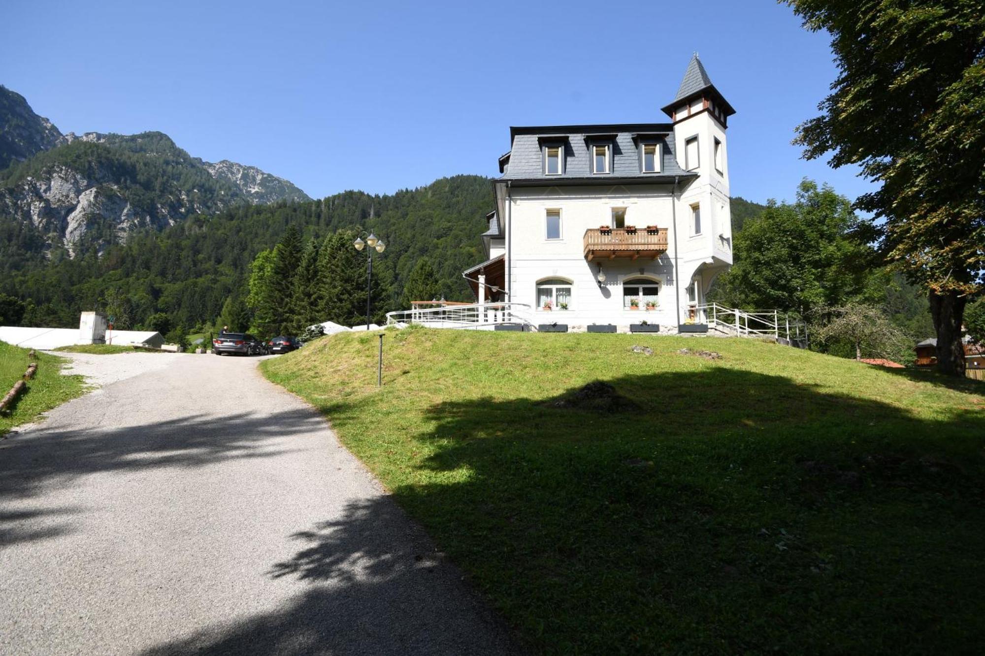 Hotel Saisera Вальбруна Екстер'єр фото