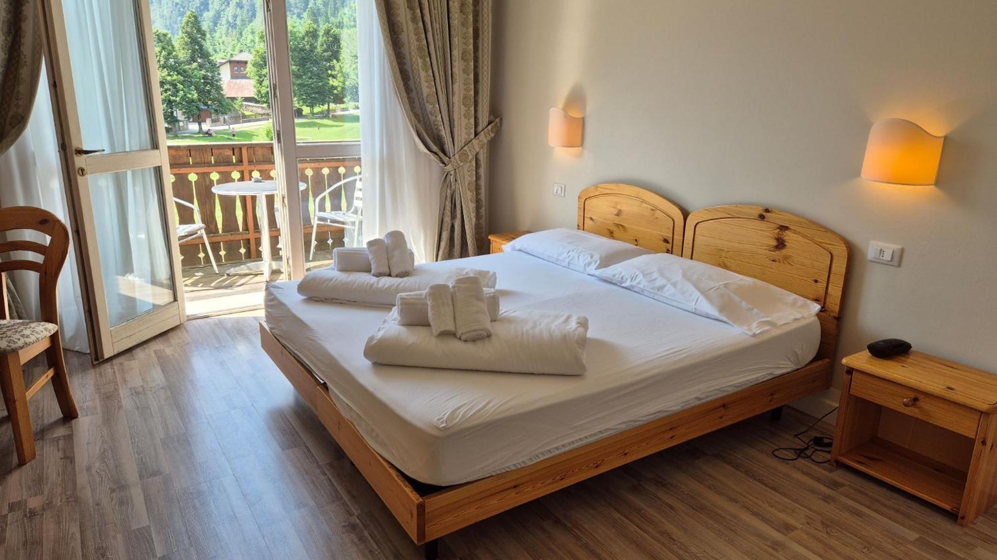 Hotel Saisera Вальбруна Екстер'єр фото