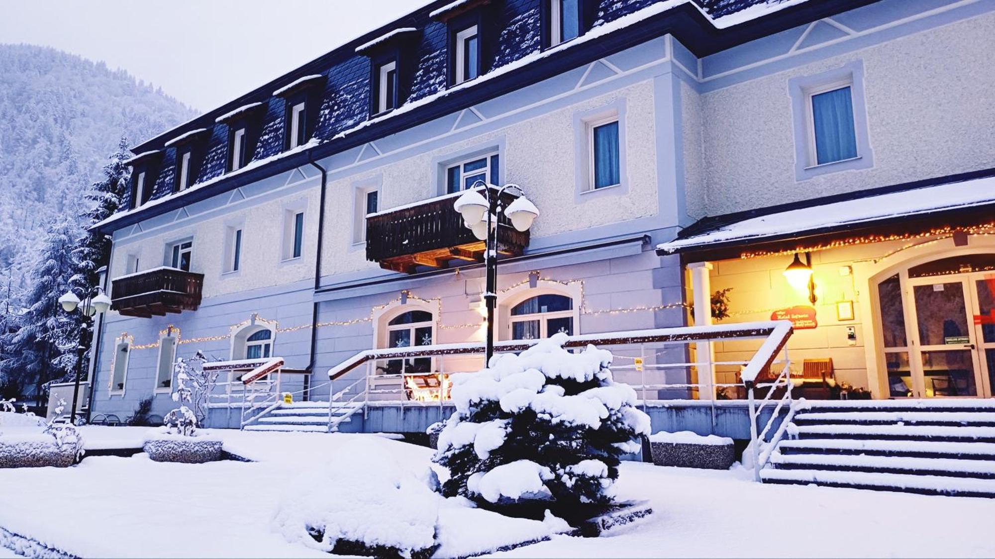 Hotel Saisera Вальбруна Екстер'єр фото